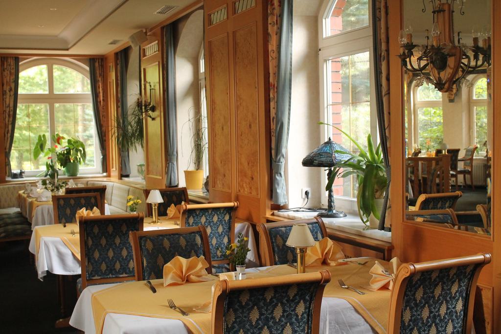 Hotel Und Restaurant Waldschloesschen Crivitz Zewnętrze zdjęcie