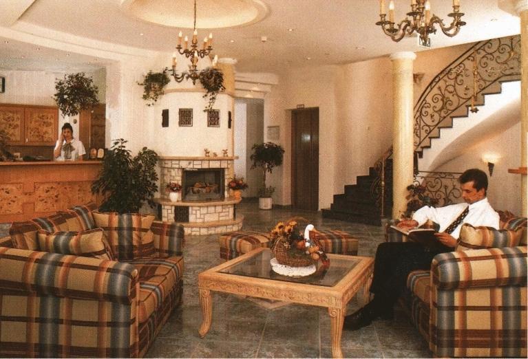 Hotel Und Restaurant Waldschloesschen Crivitz Zewnętrze zdjęcie
